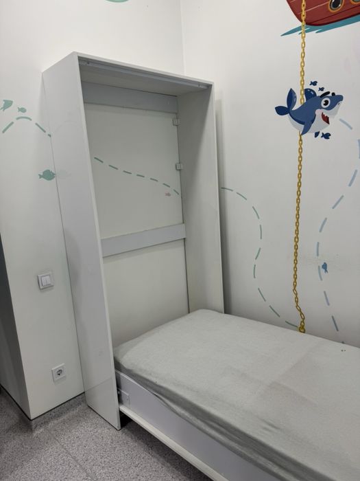 Відкидне ліжко, вмонтоване в стіну (шафа-ліжко)