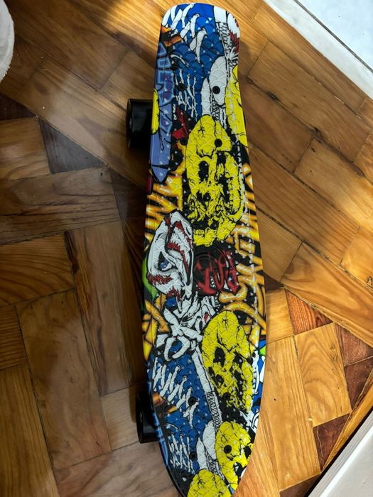 Skate 4 rodas Novo com etiqueta