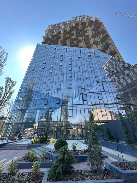 Коммерческое помещение в центре в новом сданном доме Itown. КВ