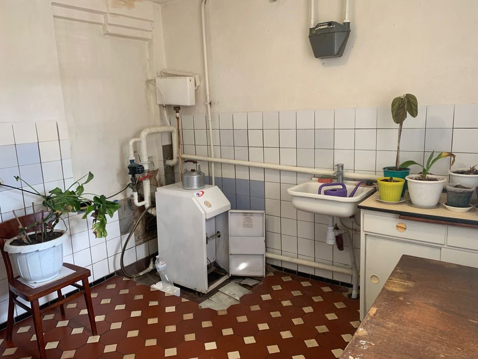 Терміново!продам будинок з ремонтом з виходом на воду