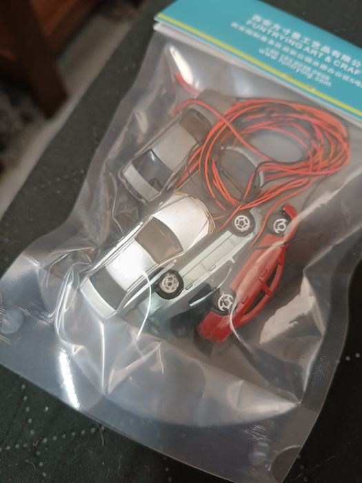 Carros com iluminação HO