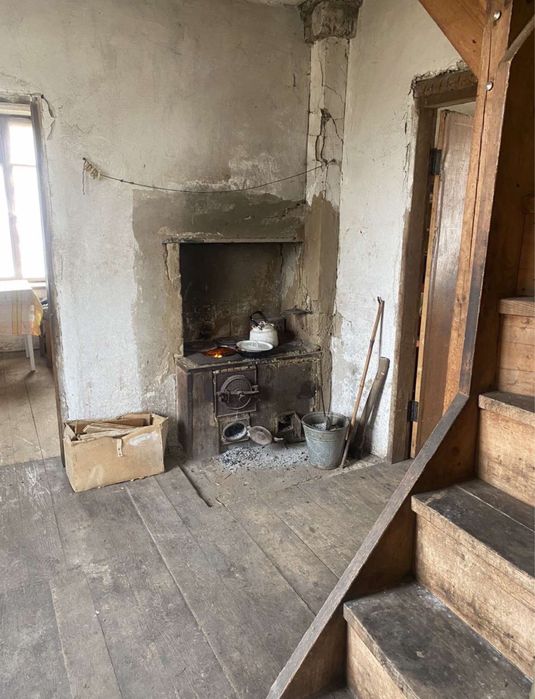 Дачна ділянка з будинком