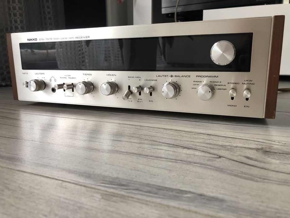 Amplituner Nikko STA-7070