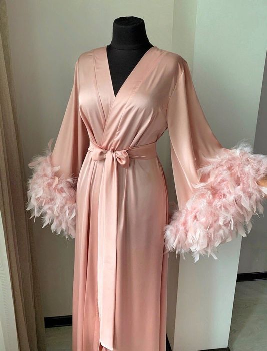 Шикарний халат з пір'ям