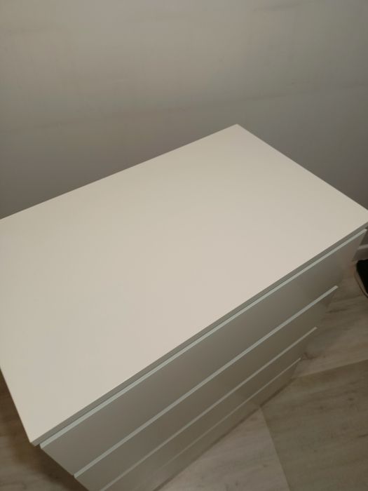 Biała komoda IKEA
