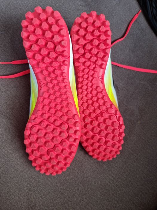 Turfy piłkarskie Adidas F50 Turf  rozmiar 41,5