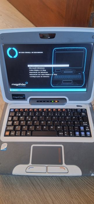 Portátil Magalhães – Com Carregador e Bolsa Original