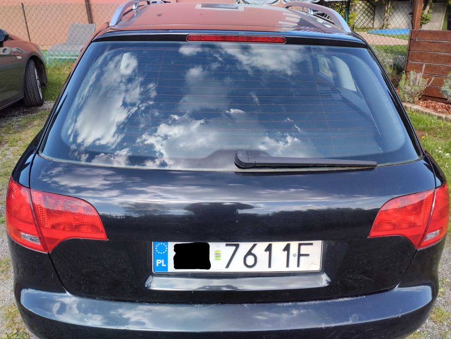 AUDI A4 B7 Kombi Klapa Bagażnika czarna LY9B bez malowania