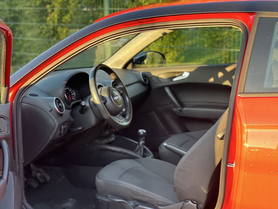 Audi A1 SPORT - 1.6Tdi  - NACIONAL