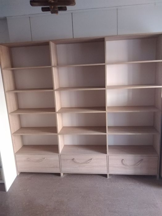 Продам вітрини - шафи