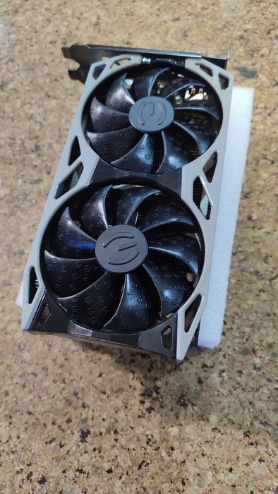 Placa gráfica EVGA RTX 2060 KO ultra 6Gb DDR6