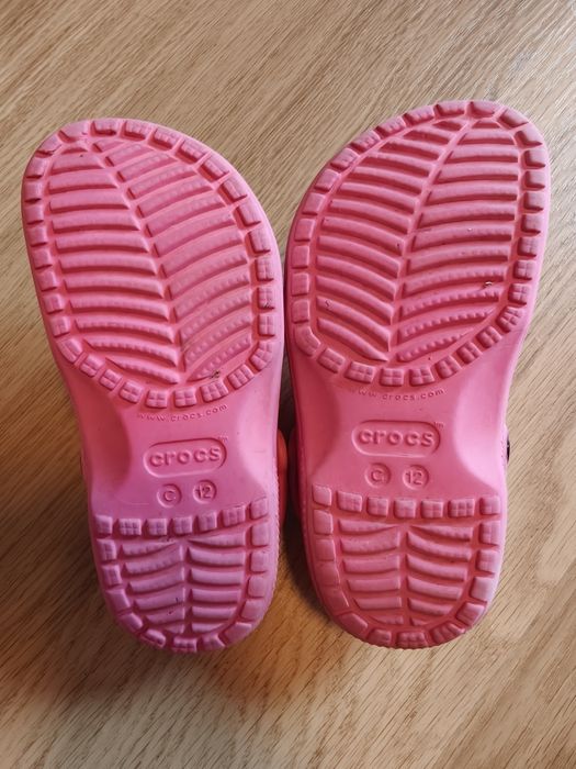 Crocs tamanho C12 - Equivale a 29-30 (cerca de 18 cm)