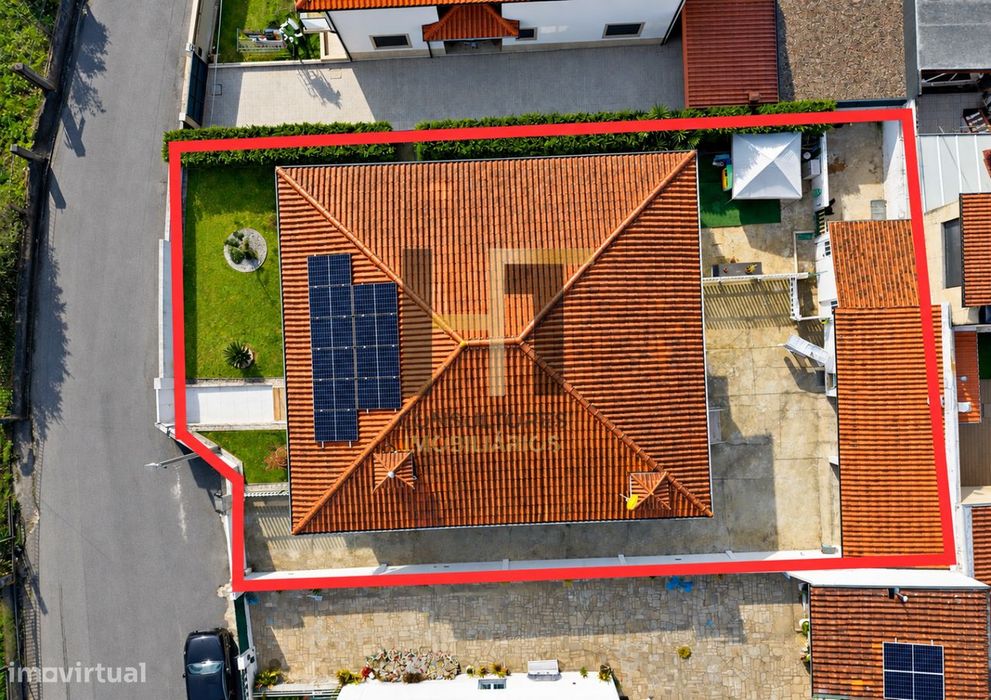 Moradia T3 Isolada de 4 Frentes | Suíte | Jardim | Alvarelhos