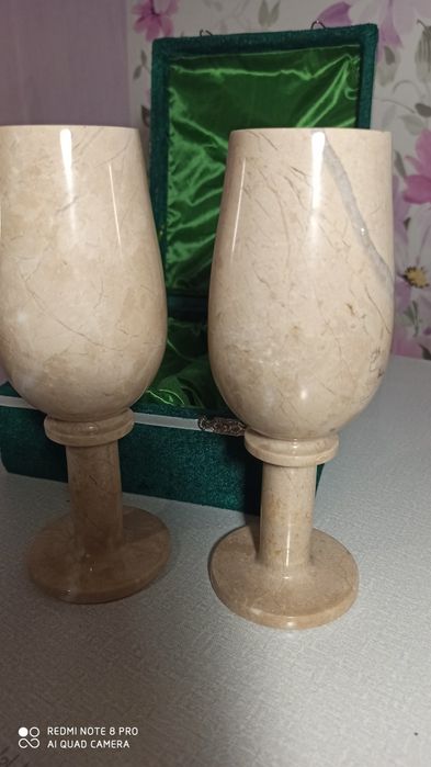 Бокалы,     оникс.
