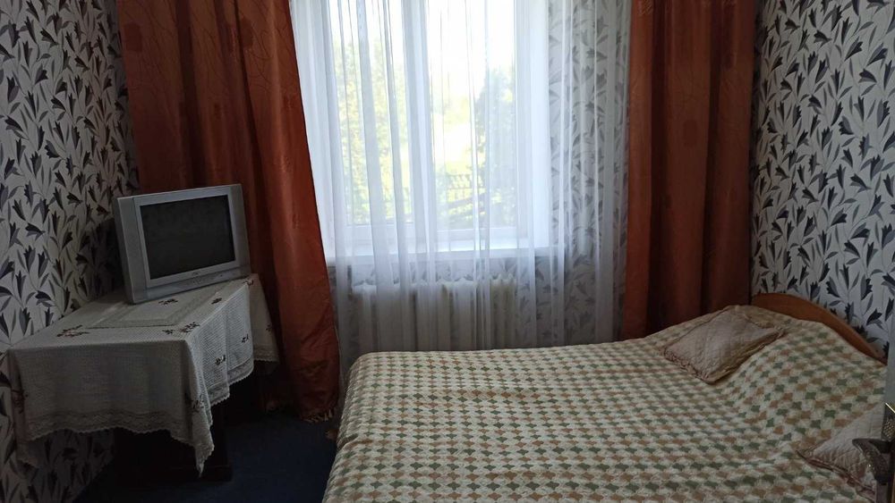 Продам дом 2 этажа 60 соток, гараж, баня,сад, виноградник с.Гребенники