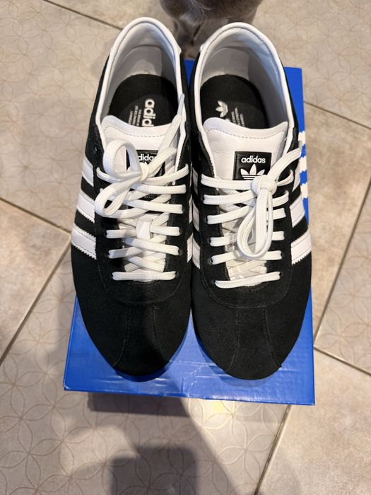 Продам кроссовки adidas tokyo!