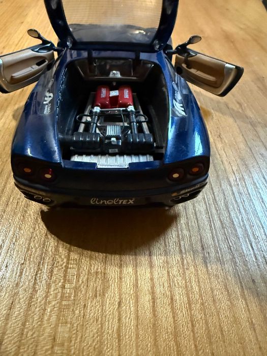 Ferrari 360 Challenge Модель автомобіля 1:18