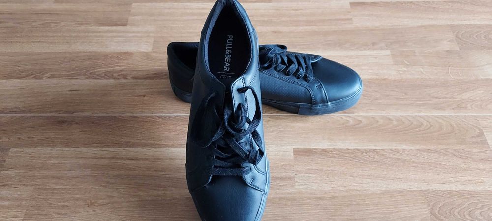 Vende Sapatilhas Pretas Paul & Bear