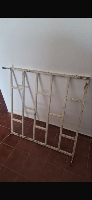 Grade de ferro galvanizado 82*85cm