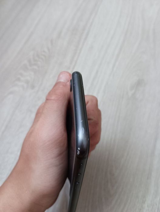 Продам айфон 8 64гб