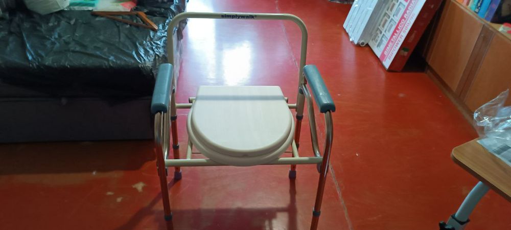 Крісло-туалет (для літніх людей)