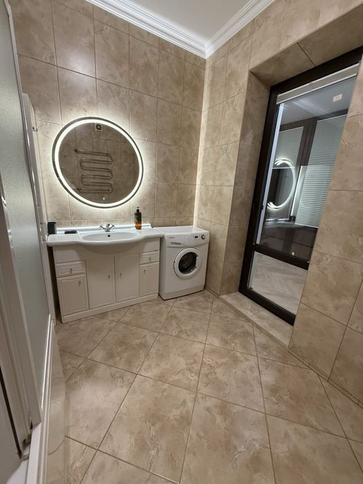 Подобова оренда квартири, центр, парковка, з виглядом на парк