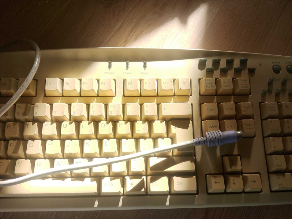 Teclado mecânico antigo da samsung  entrada ps/2