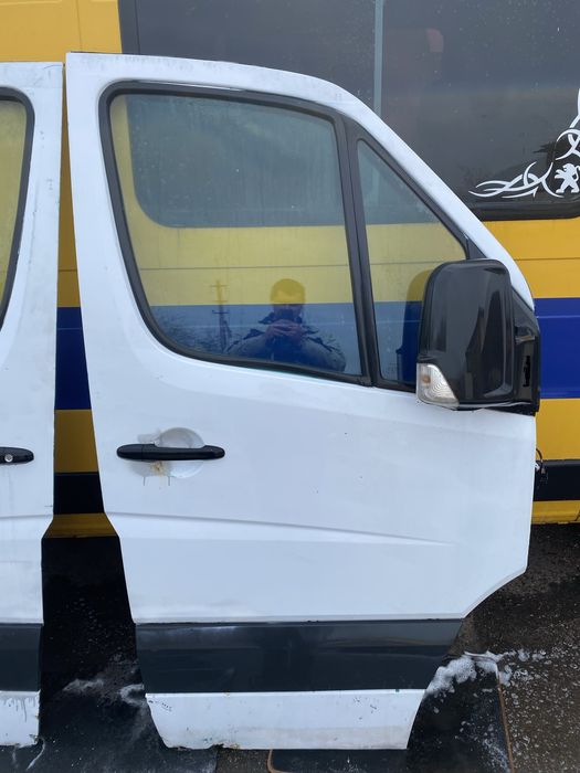 Передня дверька Мерседес Спрінтер 515 CDI