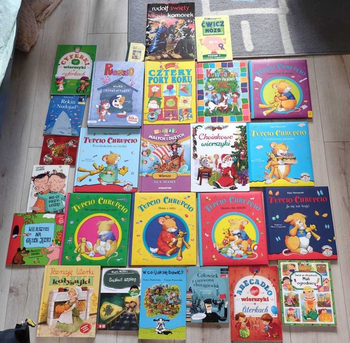 Zestaw książek w tym Tupcio Chrupcio, Reksio i inne. 26 książek + puzzle + świat wiedzy.