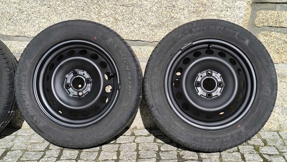 4 jantes 15" de ferro com pneus Michelin como novos