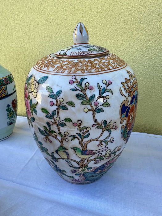 Jarros e potes porcelana