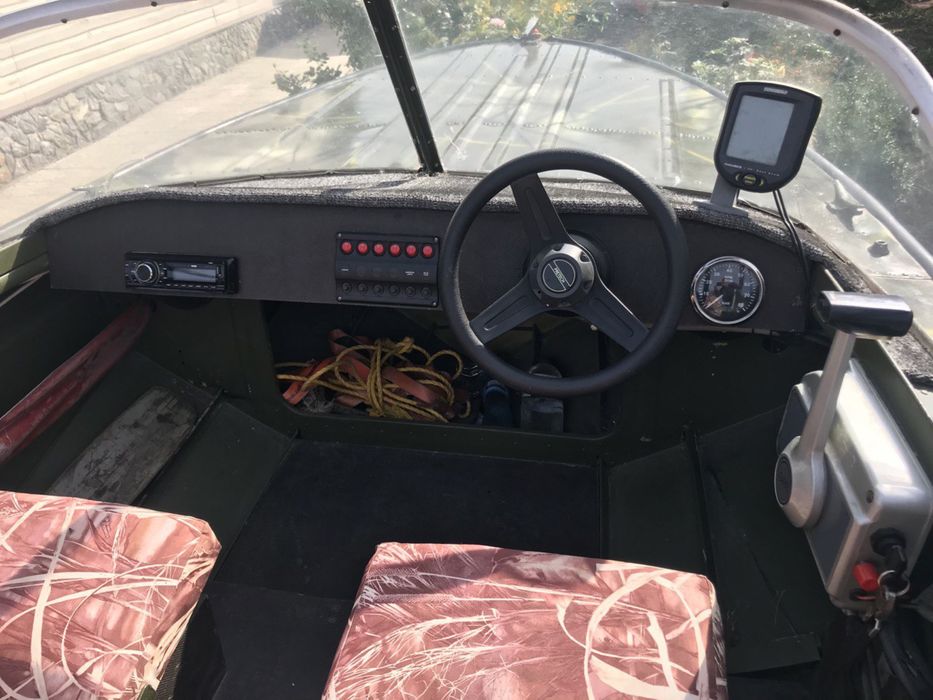 Лодка Днепр