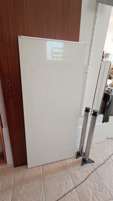 Tampo cozinha 140x63cm + 2 pernas reguláveis 71 a 75cm