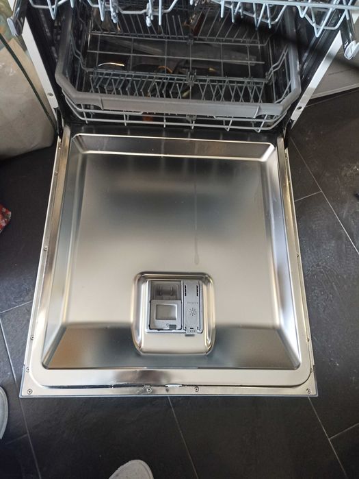 Vendo Máquina de lavar loiça LG branca