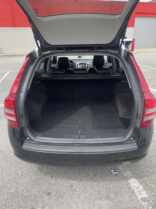 Kia cee’d SW 1.6 CRDi 115cv Diesel | Carrinha — photo 5