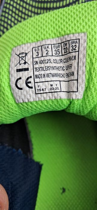 Детские кроссовки Skechers 35 размер в отличном состоянии