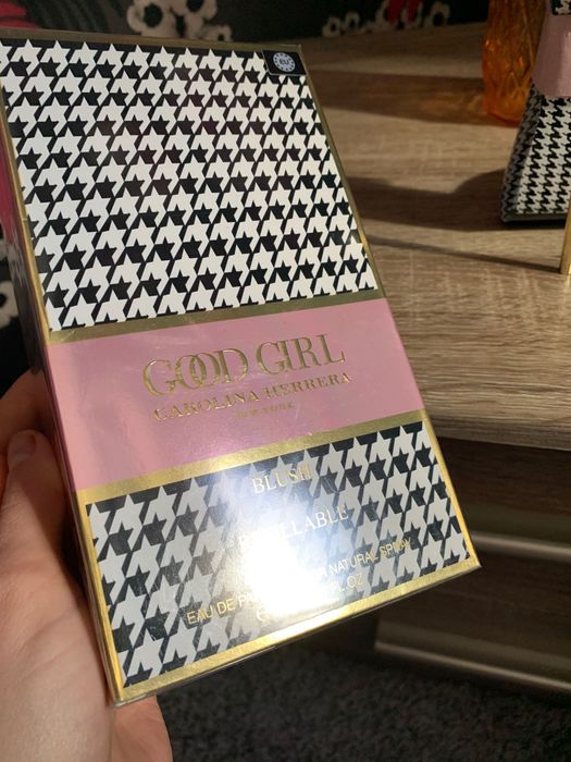 Парфумована вода Carolina Herrera Good girl Blush Tweed talk