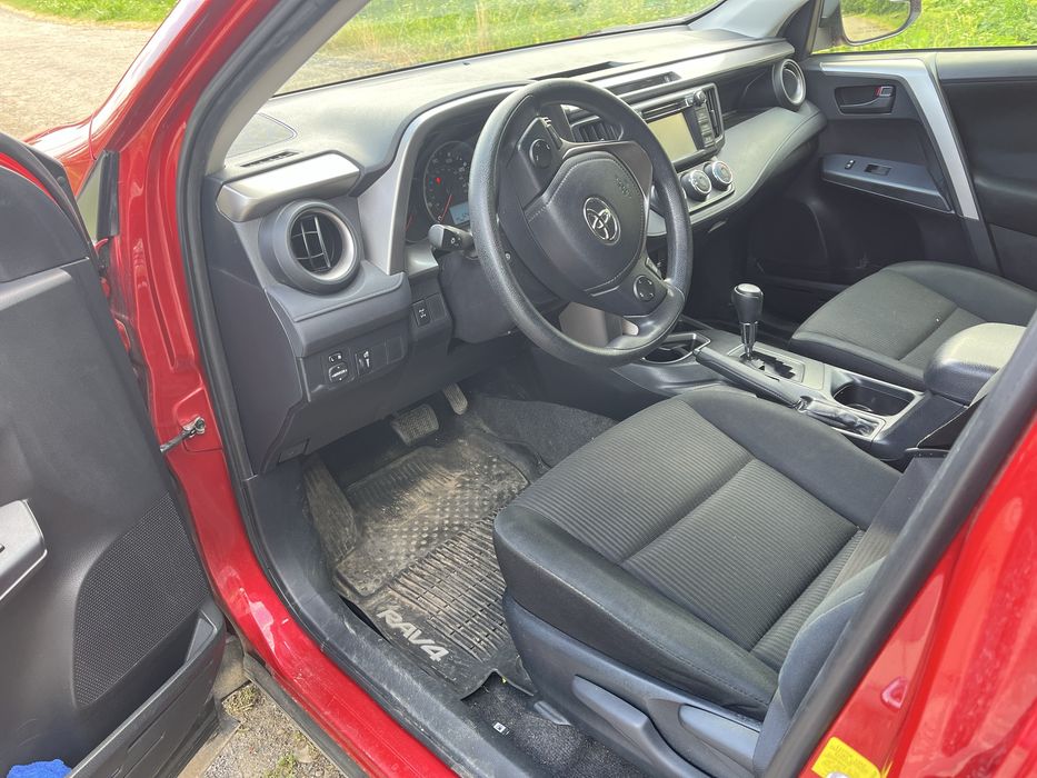 Toyota raf 4 2,4benzyn 2016