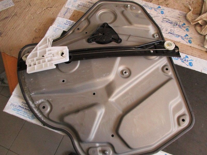 Elevador vidros trás esquerdo SKODA Octavia I Break (1U5)