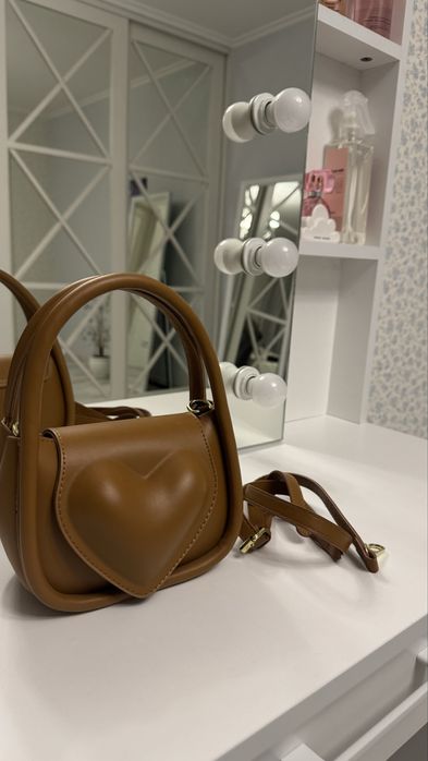 Жіноча сумка у вигляді серця