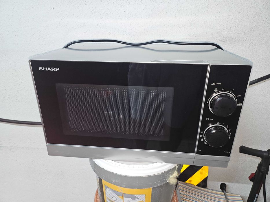 Micro-ondas Sharp 20L 700W | Excelente Estado