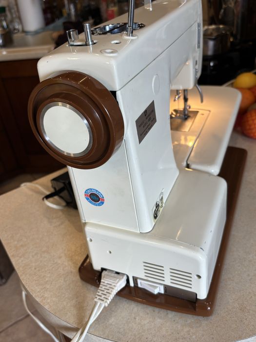 Maszyna do szycia Privileg dużo ściegów owerlokowe