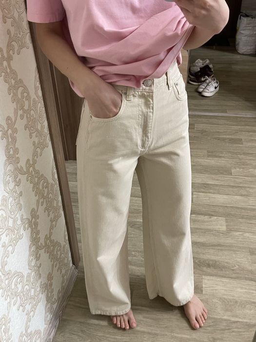 Бежевые штаны Zara