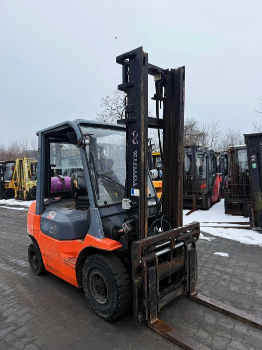 wózek widłowy TOYOTA 7FGF25 LPG 2500kg 4.0m przesuw pozycjoner 2005rok