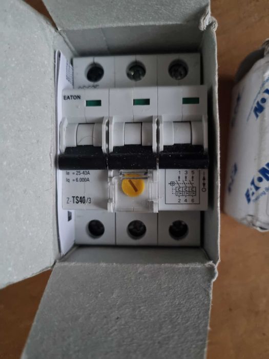 Автомати електричні,біти,кусачки,сверла,i.т.п. можна окремо придбати