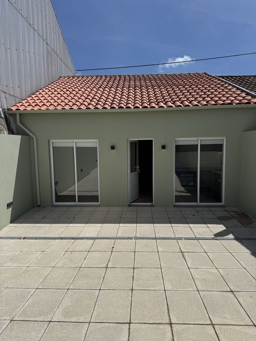 Moradia T2 em Fafe – Garagem + Grande Espaço Exterior | Perto do Centro