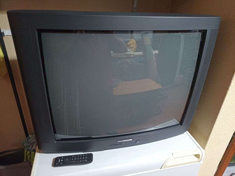 Televisão 70 cm a cores da marca "THOMSON" com comando à distância