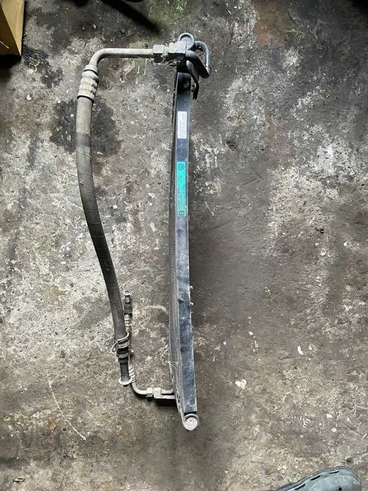 радіатор кондиціонера гольф 3 орегінал с патрубками