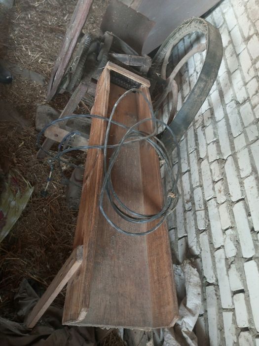 Продам січкарню з мотором.