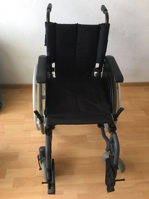 Wózek inwalidzki Action konstrukcja aluminiowa